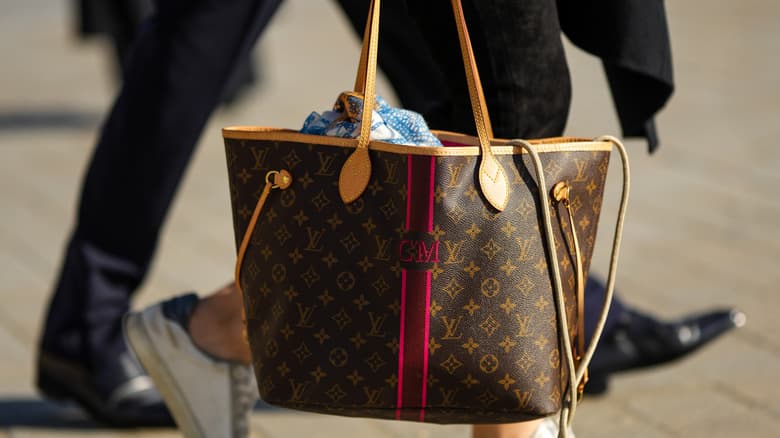 designer handbags: louis vuitton neverful