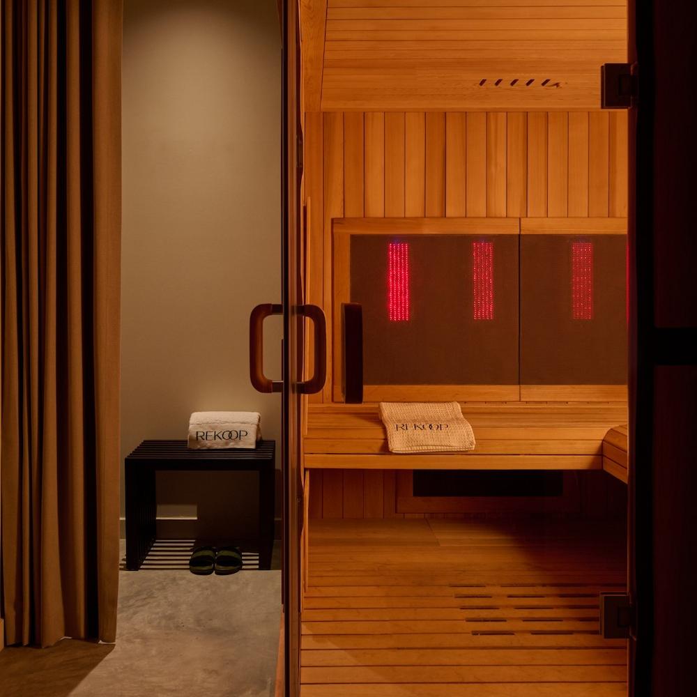 red light therapy - rekoop 2