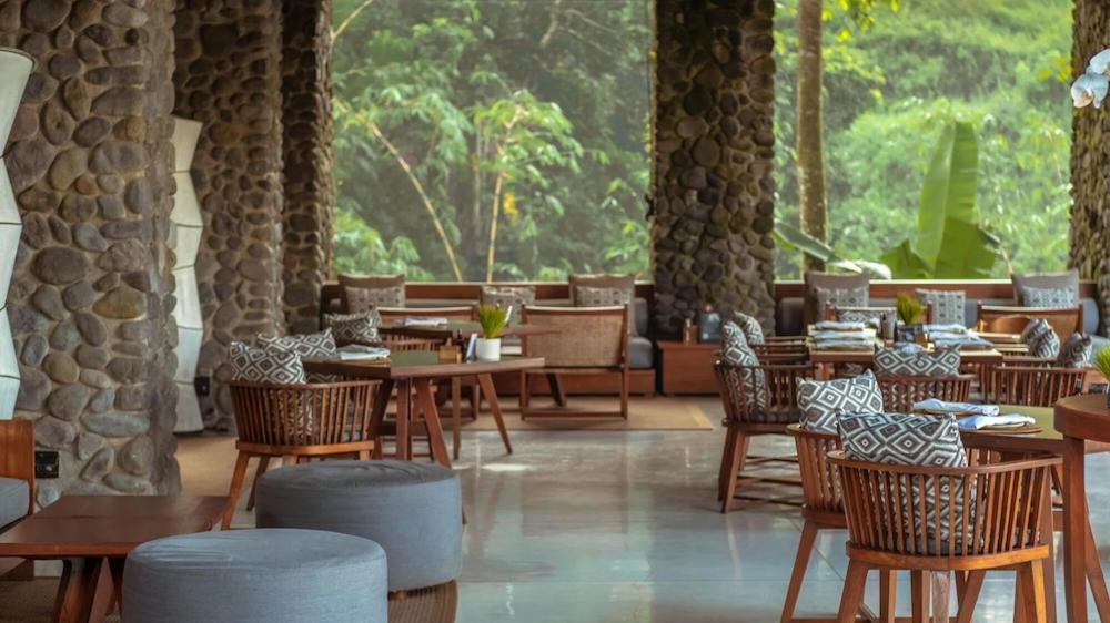 beautiful infinity pools - alila ubud restaurant