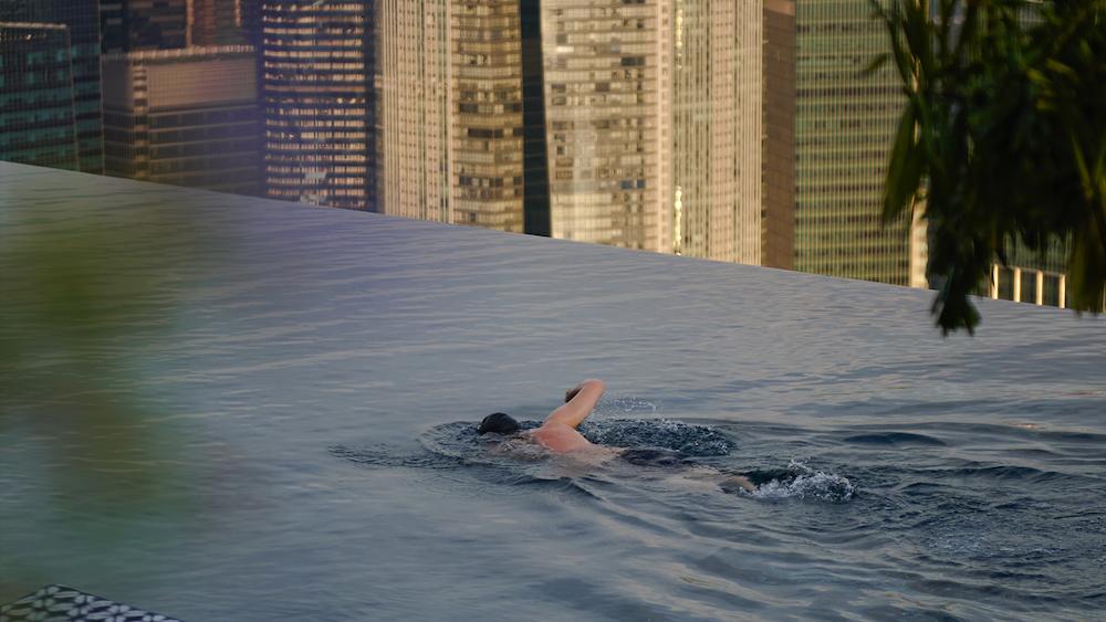 beautiful infinity pools - marina bay sands